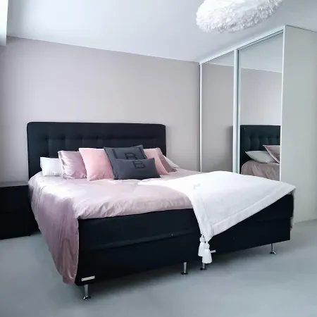 Apartment Rock Street With Private Pool *