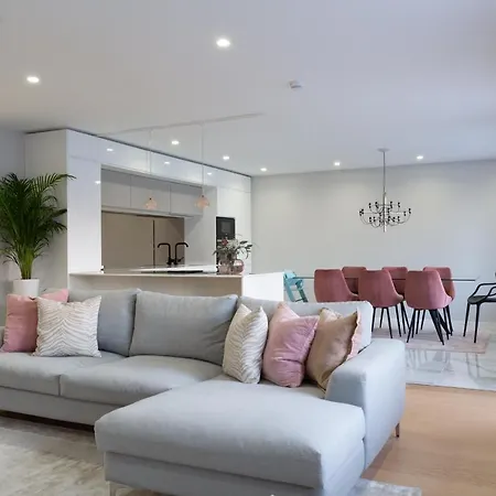 Rock Street With Private Pool 公寓 罗瓦涅米