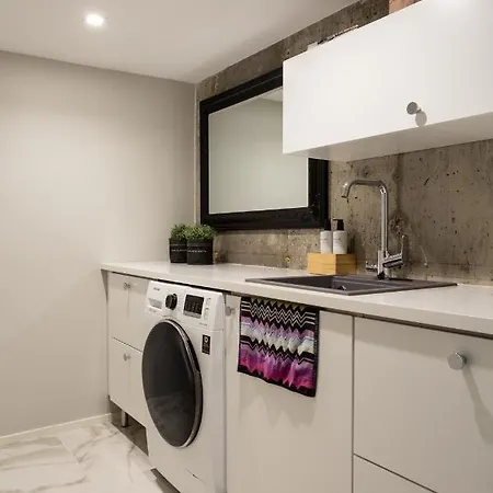 Rock Street With Private Pool * 罗瓦涅米